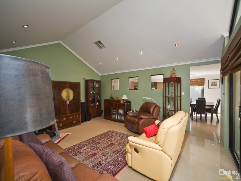6 Bramley Tce, The Vines WA 6069