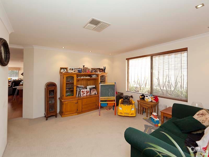 32 Caldervale Avenue, Ellenbrook WA 6069