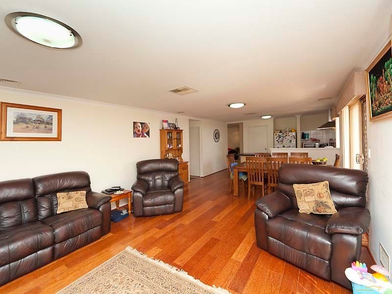 32 Caldervale Avenue, Ellenbrook WA 6069