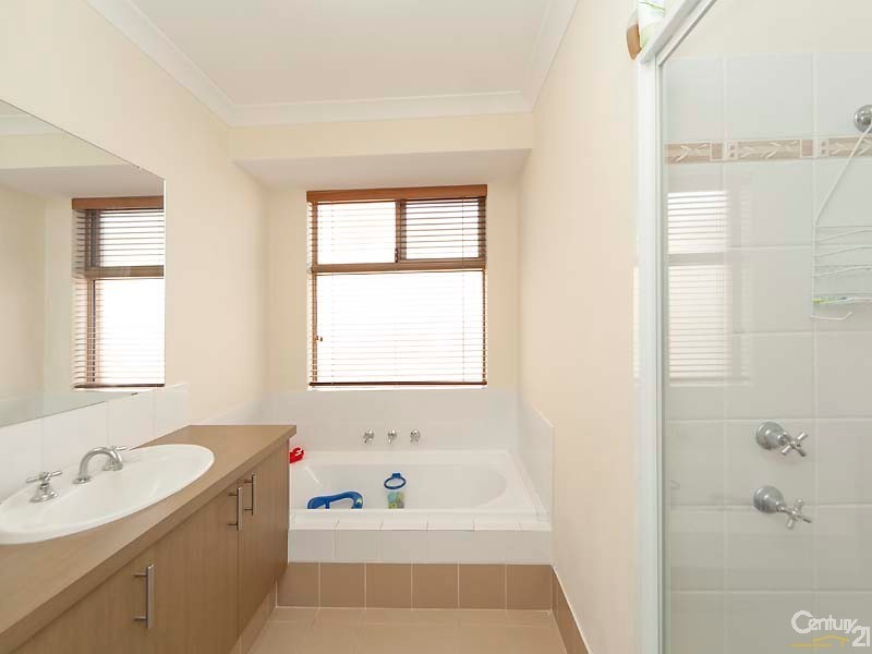 32 Caldervale Avenue, Ellenbrook WA 6069