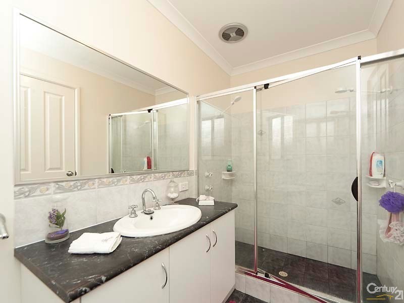 28 Lookout Circle, Ellenbrook WA 6069