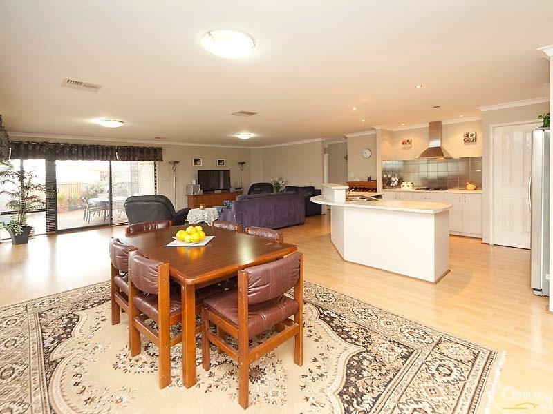 28 Lookout Circle, Ellenbrook WA 6069