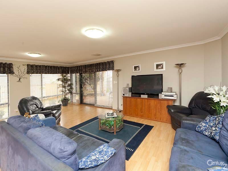 28 Lookout Circle, Ellenbrook WA 6069