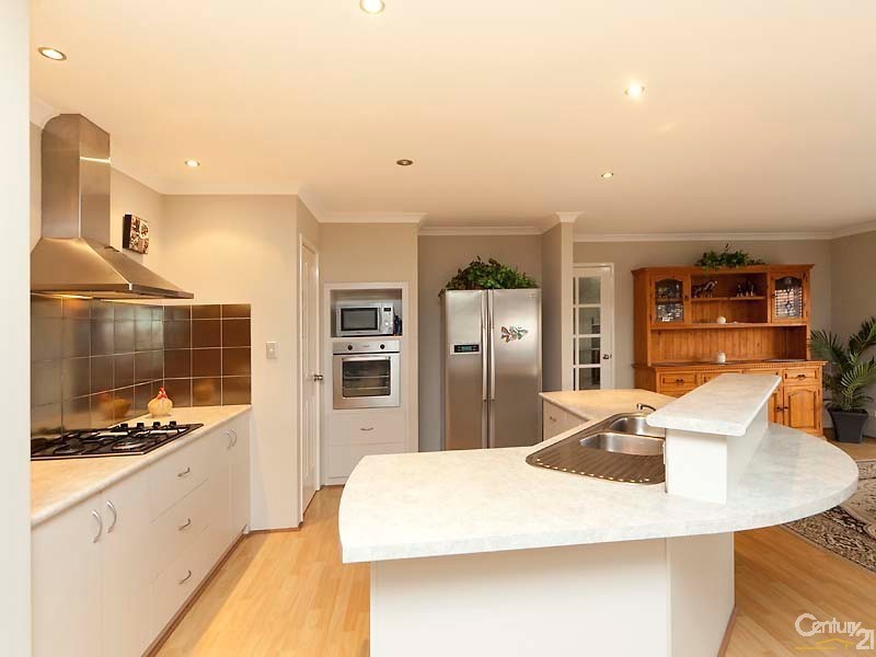 28 Lookout Circle, Ellenbrook WA 6069