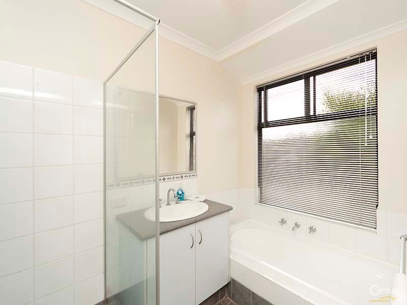 28 Lookout Circle, Ellenbrook WA 6069