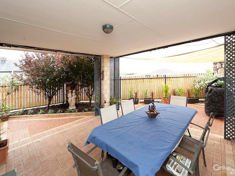 28 Lookout Circle, Ellenbrook WA 6069