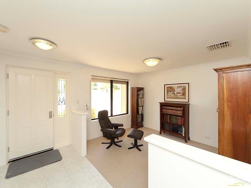 8 Brumby Ave, Henley Brook WA 6055