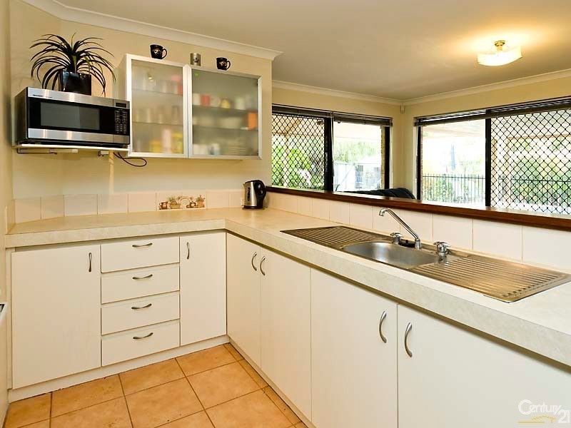 10  Trusty Grove, Stratton WA 6056