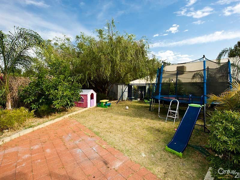 10  Trusty Grove, Stratton WA 6056