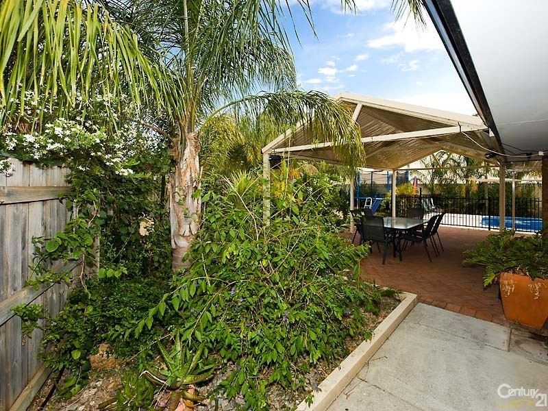 10  Trusty Grove, Stratton WA 6056