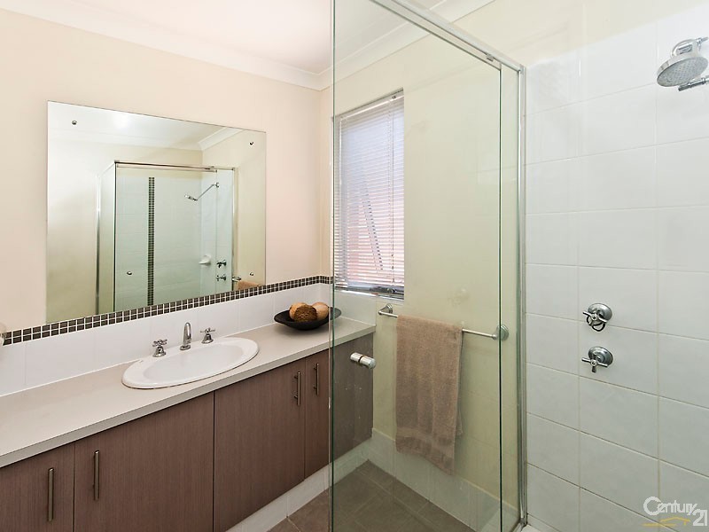 33 Parnham Avenue, Ellenbrook WA 6069