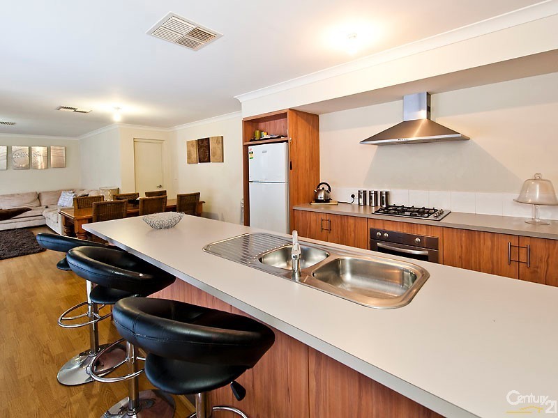 33 Parnham Avenue, Ellenbrook WA 6069