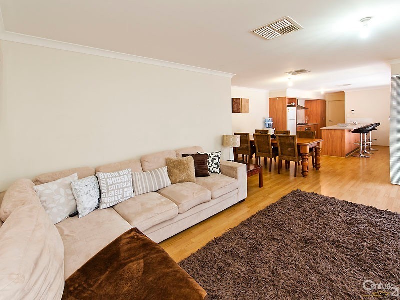 33 Parnham Avenue, Ellenbrook WA 6069