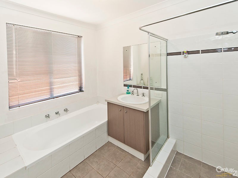 33 Parnham Avenue, Ellenbrook WA 6069