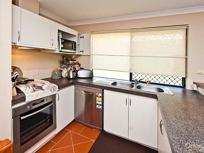 4 Solanum Court, Ellenbrook WA 6069