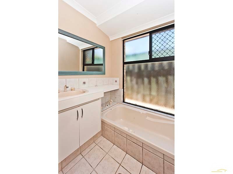 4 Solanum Court, Ellenbrook WA 6069