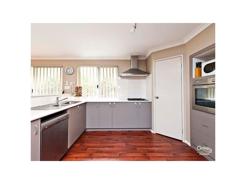 33 Derricap Ave, Ellenbrook WA 6069