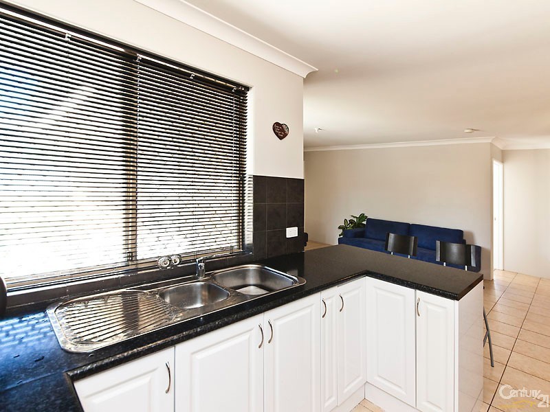 7 Ewart Grove, Midland WA 6056