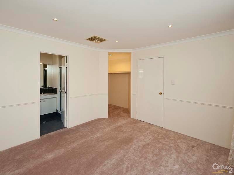 9 Sulphur Cove, Stratton WA 6056