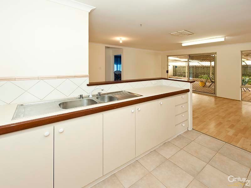 9 Sulphur Cove, Stratton WA 6056