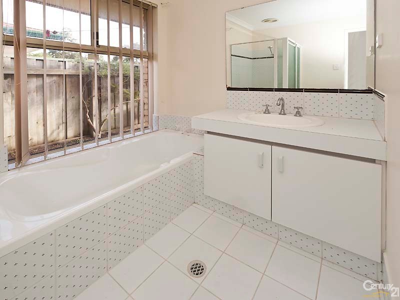 9 Sulphur Cove, Stratton WA 6056