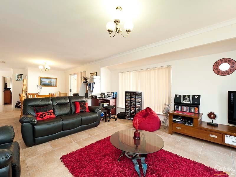 46 Lakefront Circle, The Vines WA 6069