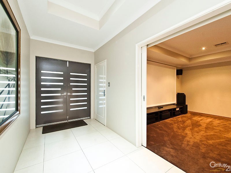 9 Farnborough Parkway, The Vines WA 6069