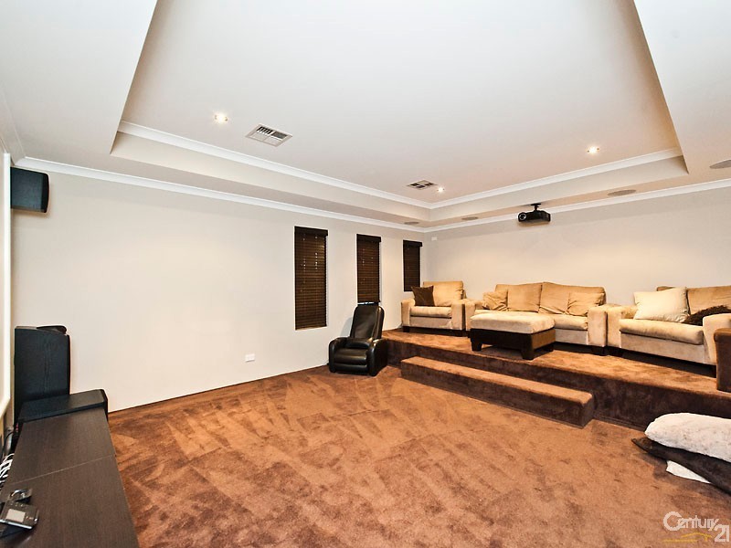 9 Farnborough Parkway, The Vines WA 6069