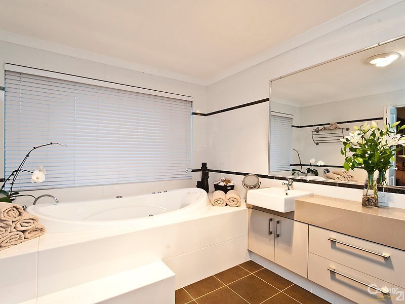 9 Farnborough Parkway, The Vines WA 6069