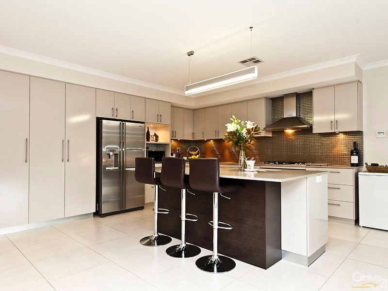 9 Farnborough Parkway, The Vines WA 6069