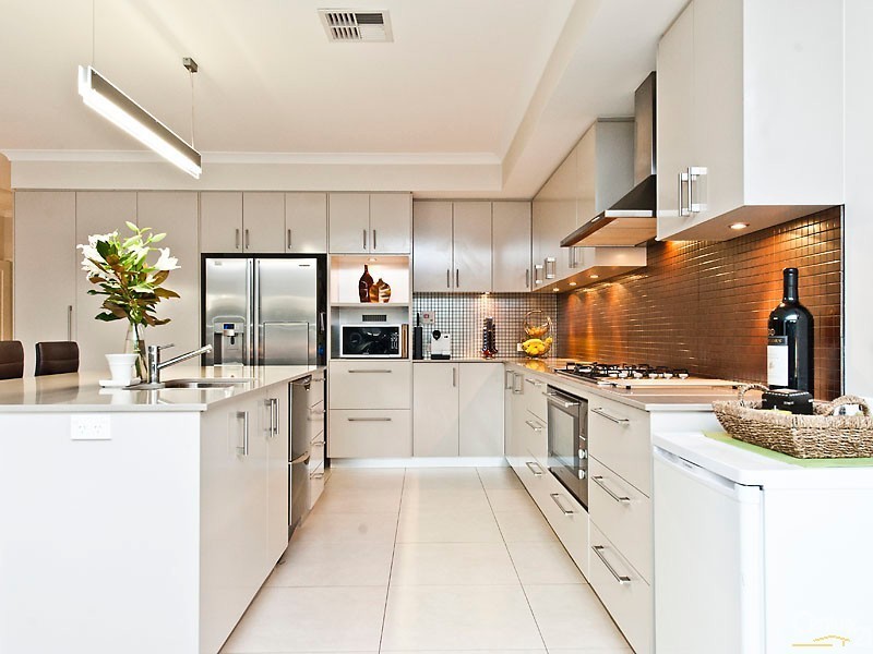 9 Farnborough Parkway, The Vines WA 6069