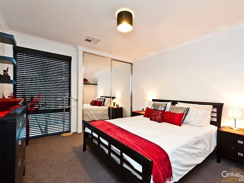 9 Farnborough Parkway, The Vines WA 6069