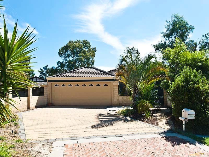 24 Hibbertia Place, Ellenbrook WA 6069