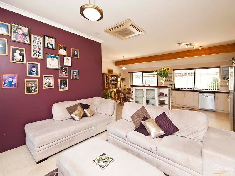 24 Hibbertia Place, Ellenbrook WA 6069