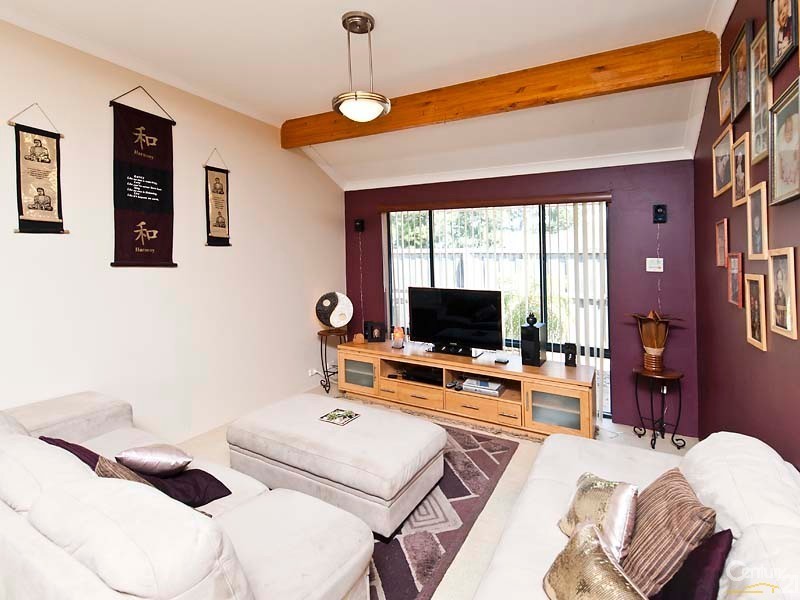 24 Hibbertia Place, Ellenbrook WA 6069