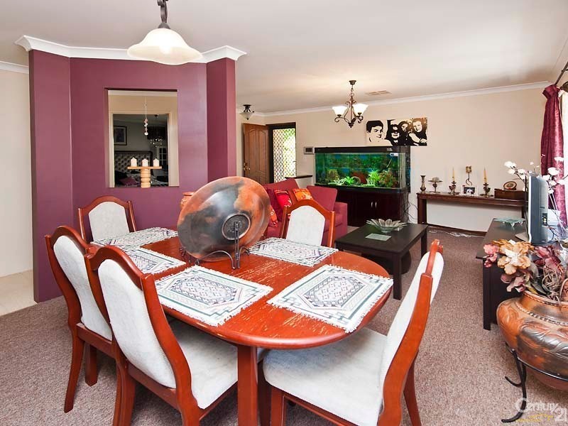 24 Hibbertia Place, Ellenbrook WA 6069