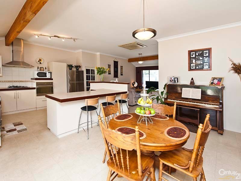 24 Hibbertia Place, Ellenbrook WA 6069