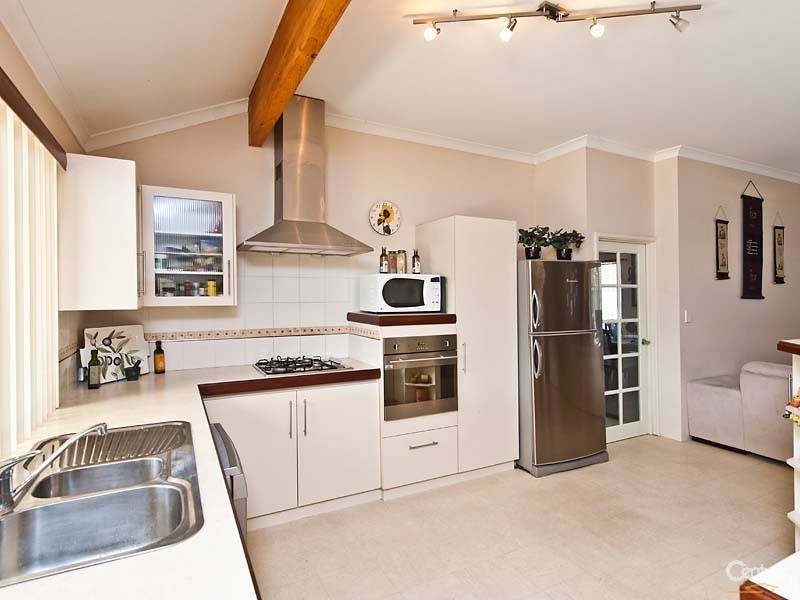 24 Hibbertia Place, Ellenbrook WA 6069