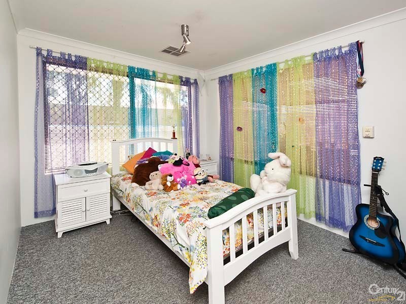 24 Hibbertia Place, Ellenbrook WA 6069