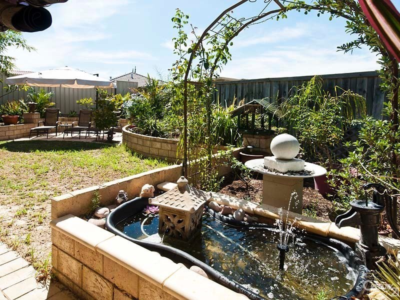 24 Hibbertia Place, Ellenbrook WA 6069