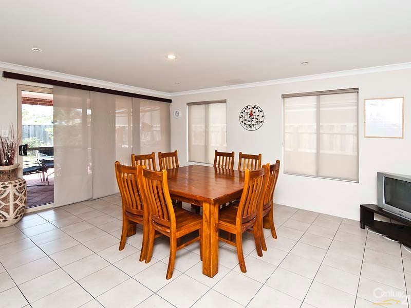 12 Gladman Pass, Ellenbrook WA 6069