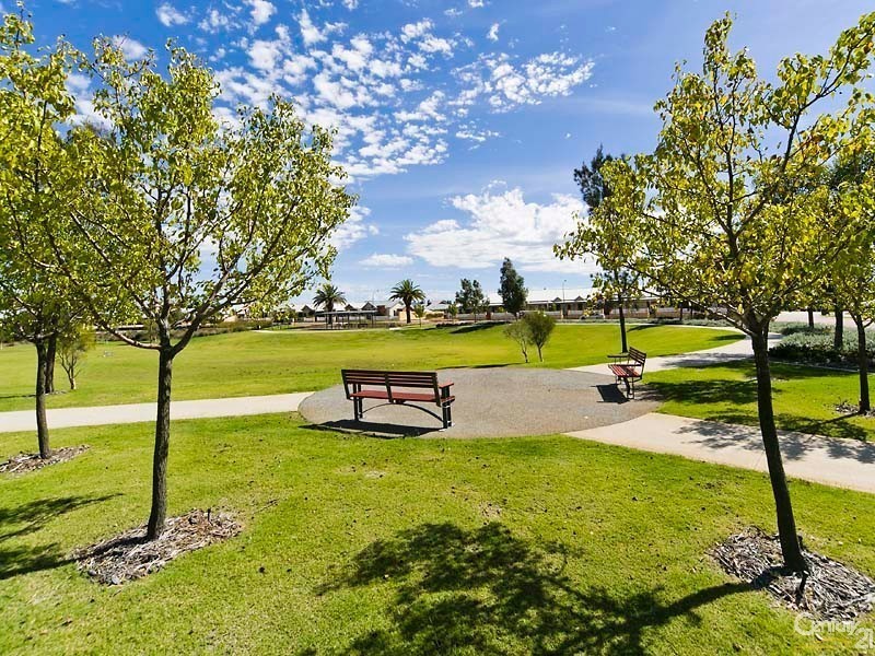 39 Parnham Avenue, Ellenbrook WA 6069