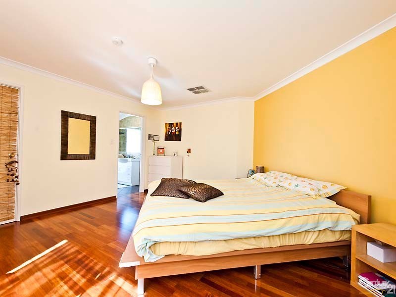 5 St Cloud Gardens, Connolly WA 6027