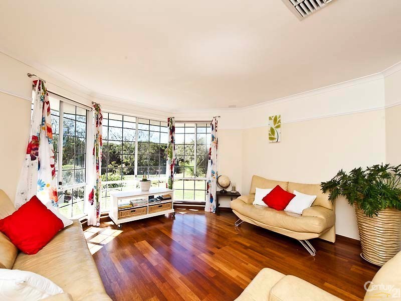 5 St Cloud Gardens, Connolly WA 6027