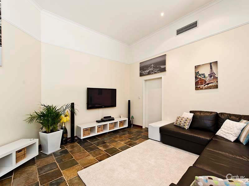 5 St Cloud Gardens, Connolly WA 6027