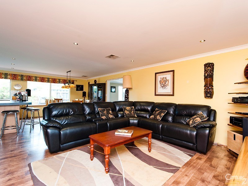 6 Brumby Ave, Henley Brook WA 6055