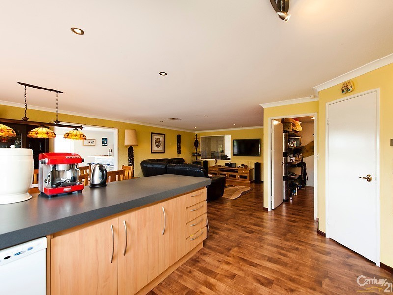 6 Brumby Ave, Henley Brook WA 6055