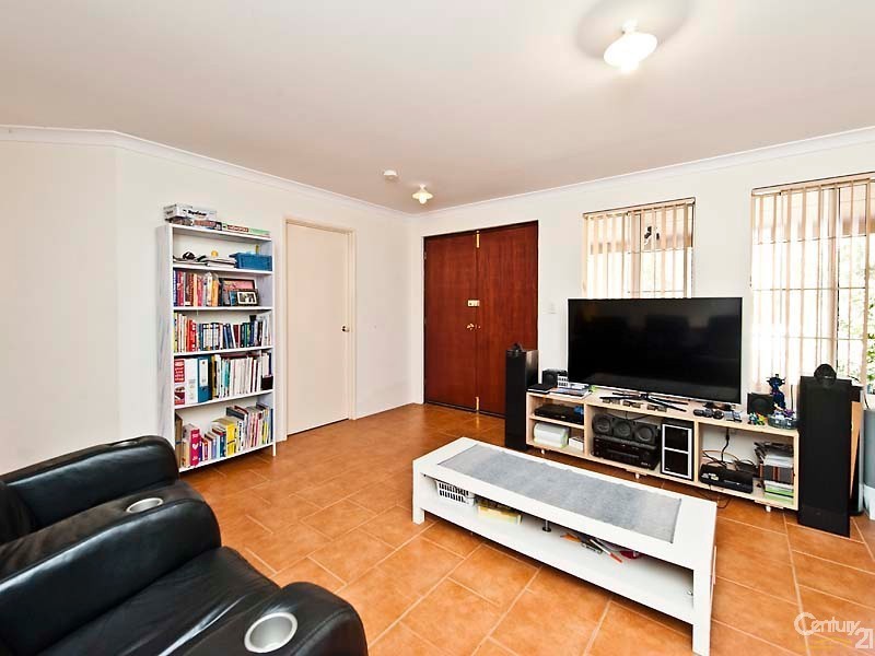 42 Halpin Circle, Ellenbrook WA 6069