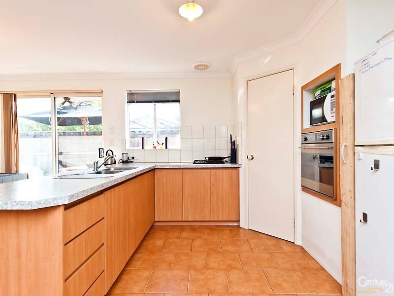 42 Halpin Circle, Ellenbrook WA 6069
