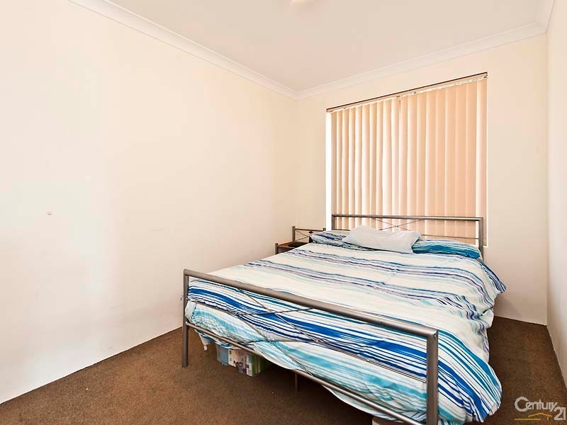 42 Halpin Circle, Ellenbrook WA 6069